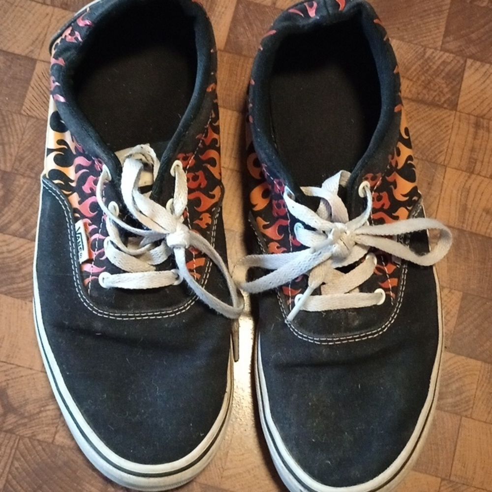 Van 6.5 youth flame shoes, great shape